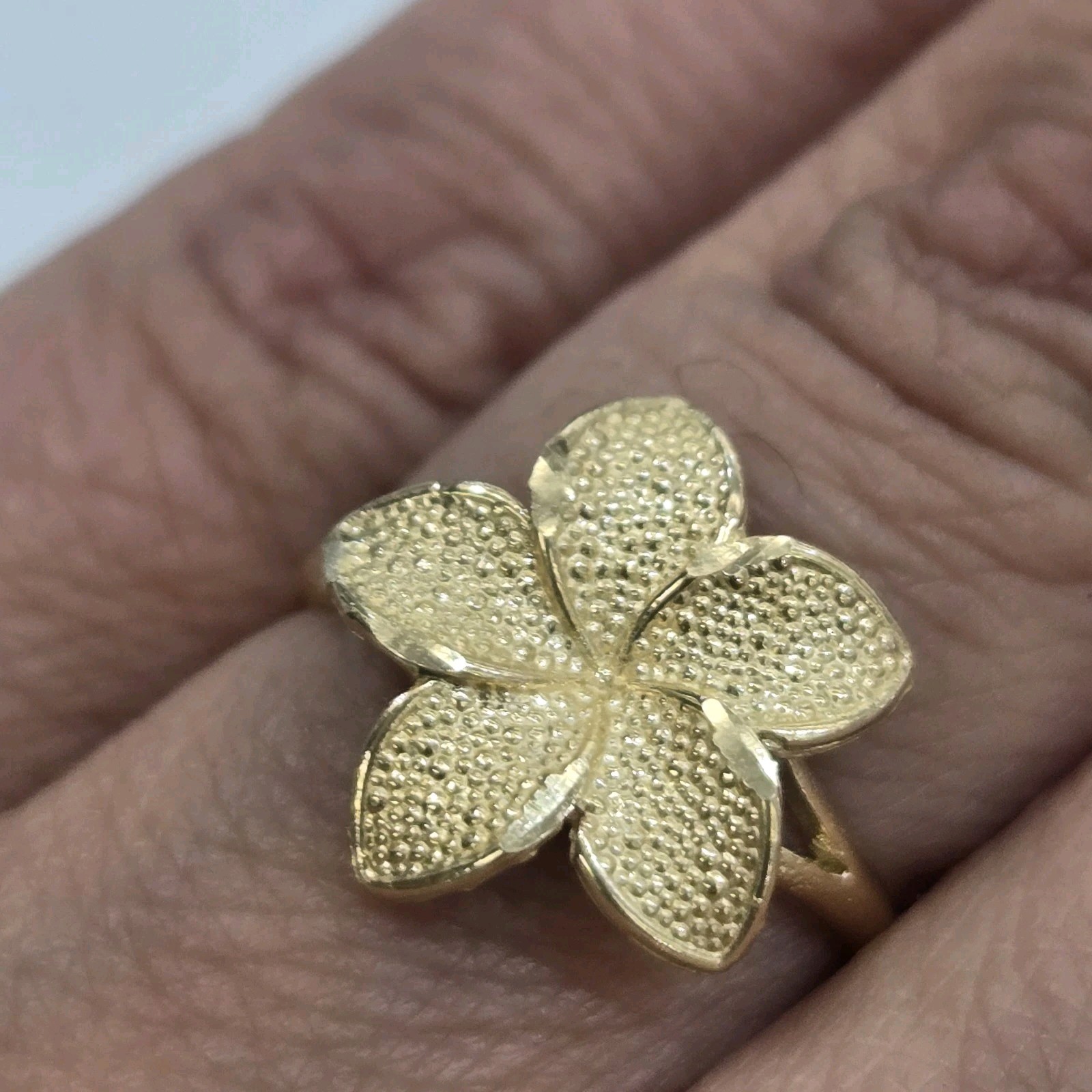 Solid 14k yellow Gold flower Hibiscus ring