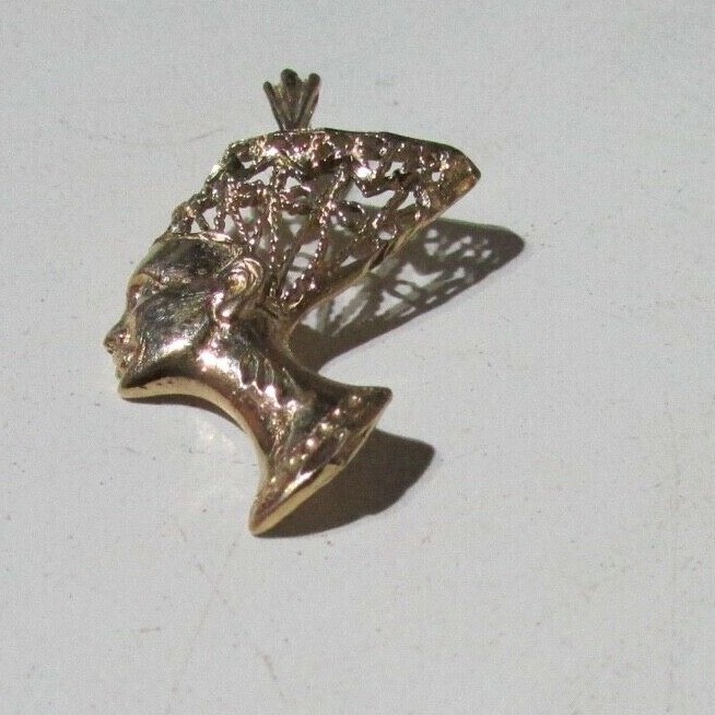 14K Nefertiti Pendant 1.1/4″ Length ~ 0.06oz/1.6g