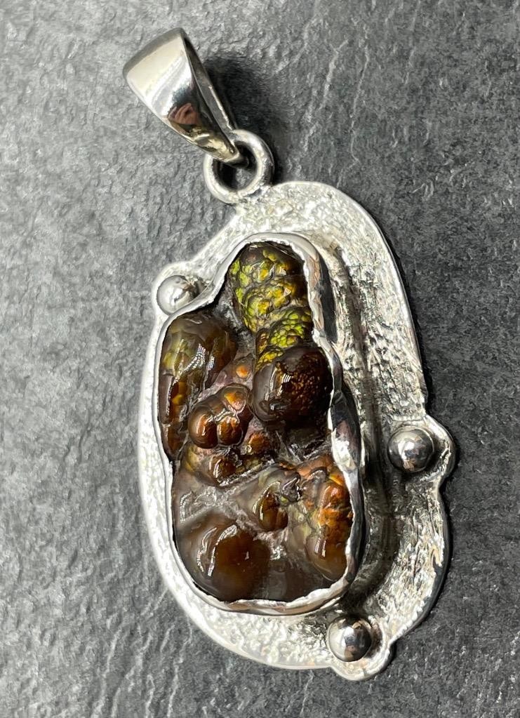 25 X 14 MM MEXICAN FIRE AGATE .925 STERLING SILVER MENS PENDANT, 10.8GR HANDMADE