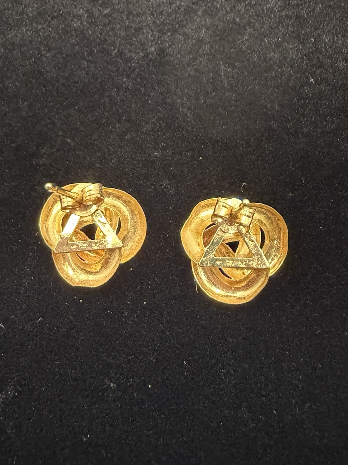 Vintage Helzberg Love Knot Earrings Hammered 14K Yellow Gold Classic Luxury