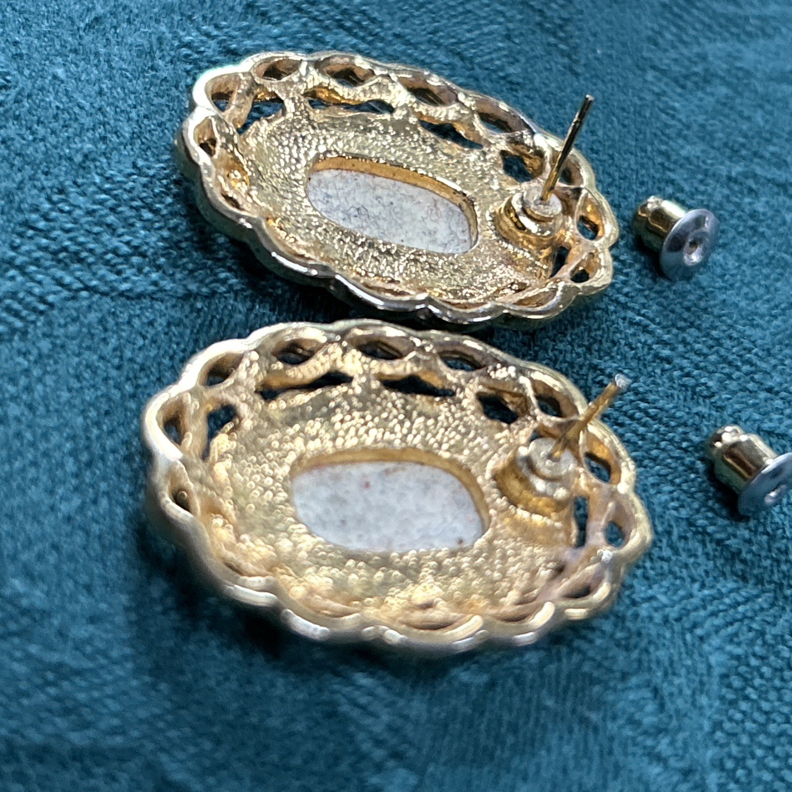 Vintage Mona Lisa Earrings Gold Tone Brass Posts Pierced 1”
