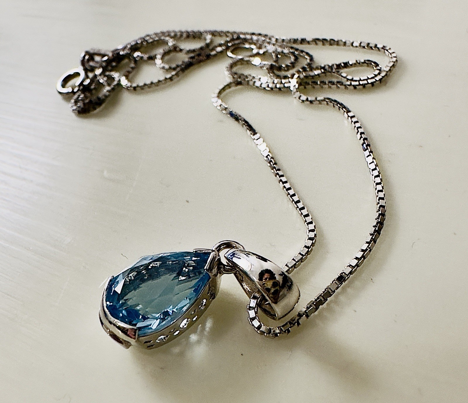 18K White Gold Le Gi Pear Cut Swiss Blue Topaz Pendant On 15.5” Box Chain 4.3g