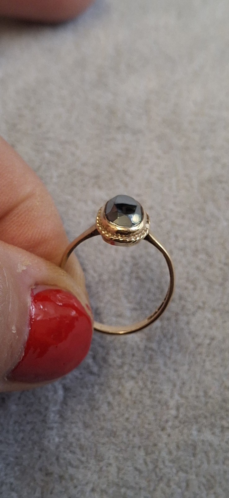 9ct Yellow Gold Hematite Ring Size L