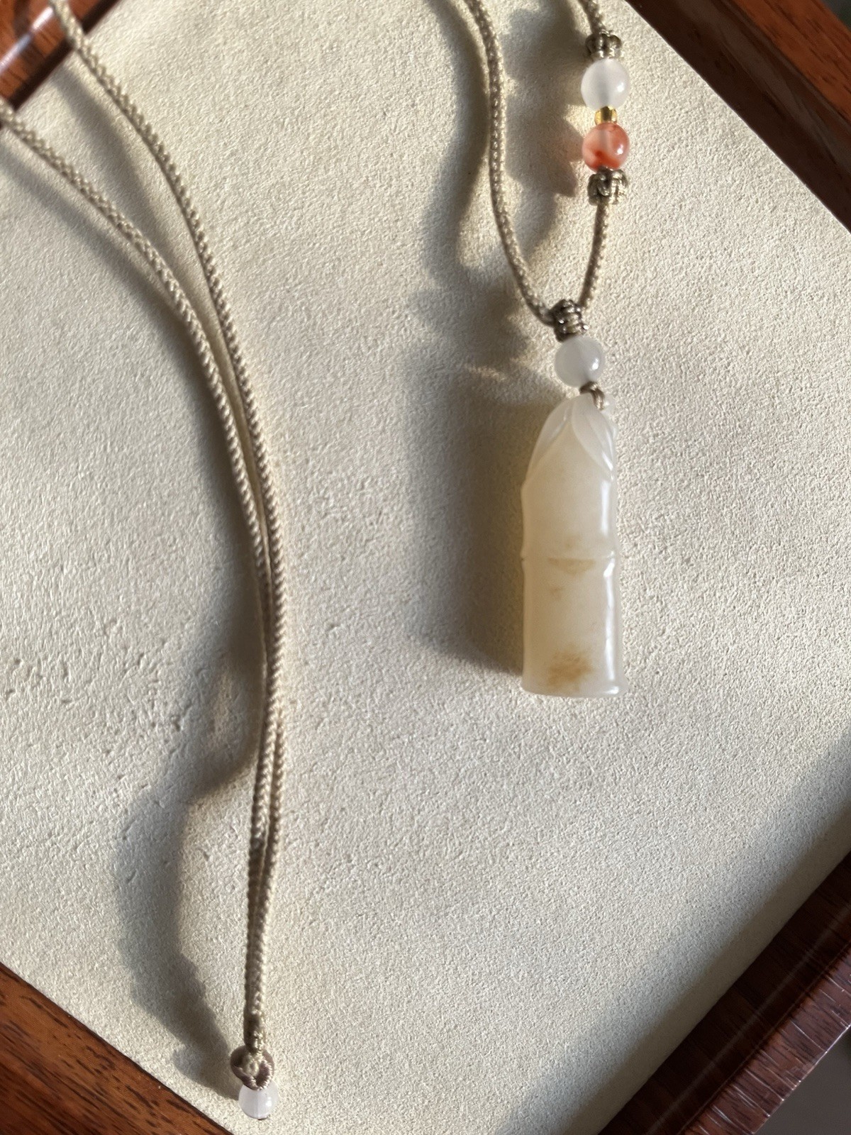 Hand Carved Light Brown Hetian Jade Bamboo | 精工手雕和田浅糖竹节