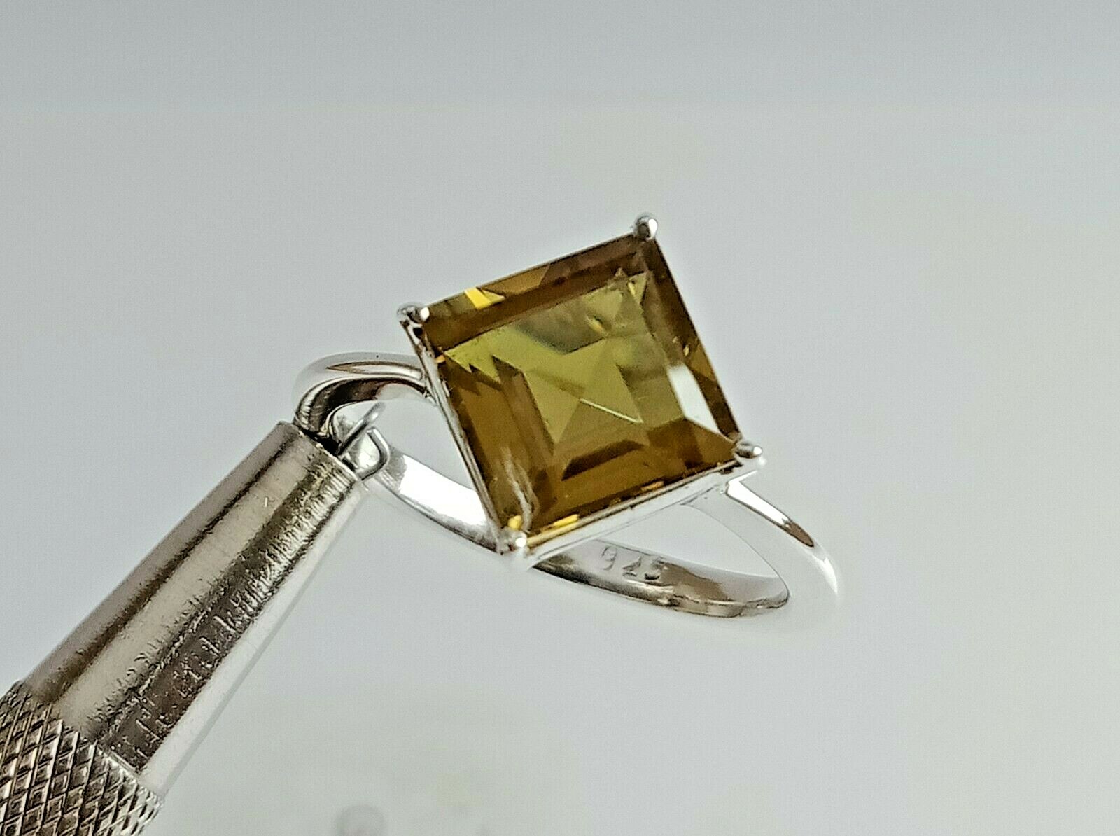 Gorgeous Zultanite Ring-Seven Color Changing Ring-Unique Zultanite Ring