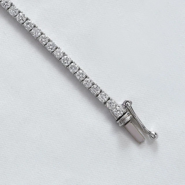 7.7 Ct Round & Pear Cut Moissanite Tennis 18″ Necklace 14K White Gold Pleated