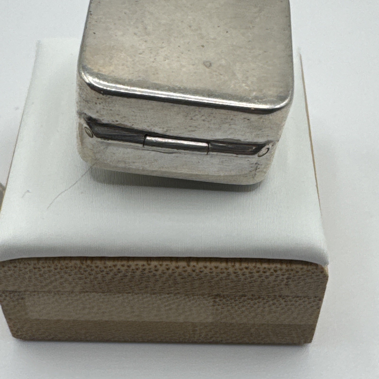 800 Silver Pill Box