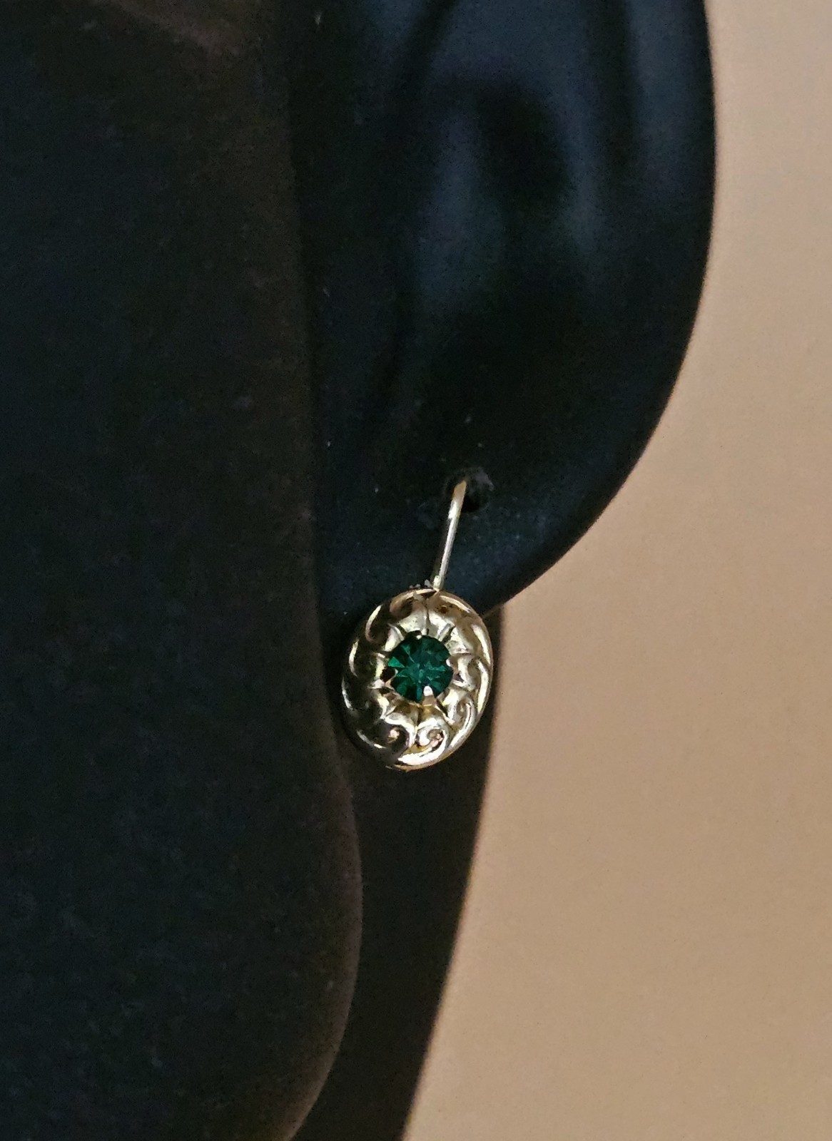 Vintage 14K Gold Green Stone Leverback Earrings Scroll Motif Estate 585