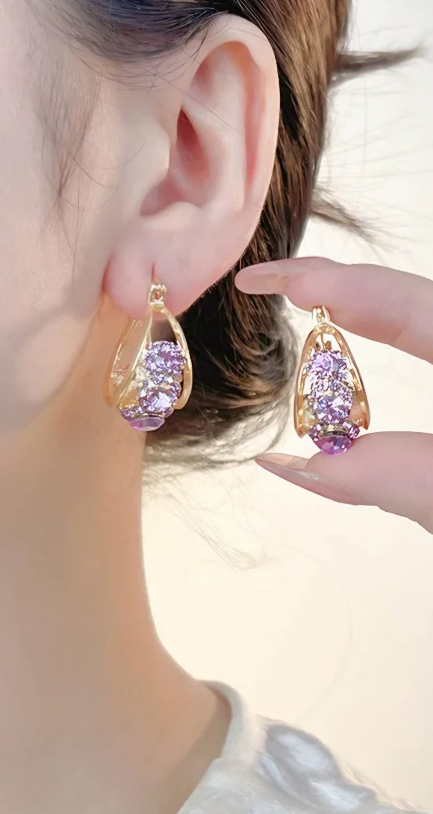 Gold Tone Teardrop Dangle Drop Earrings Leverback Purple Round Rhinestones