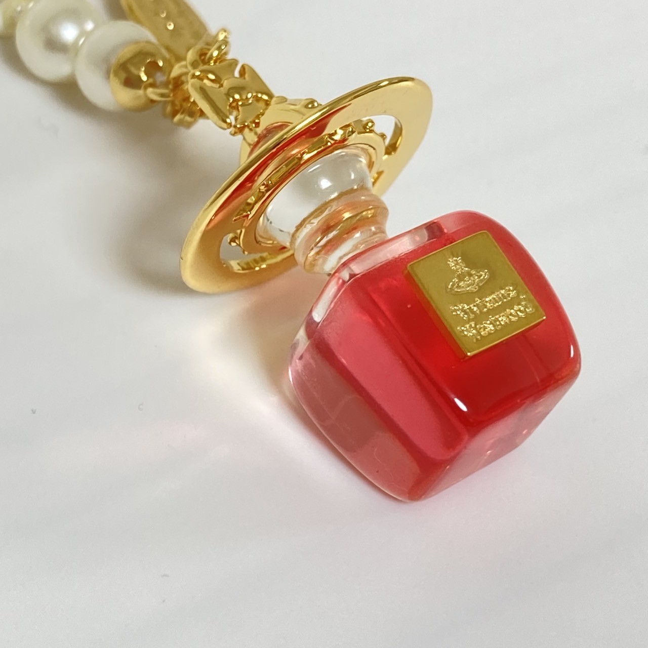 Vivienne Necklace Pearl Perfume Bottle Choker Gold Red Pouch IN BOX