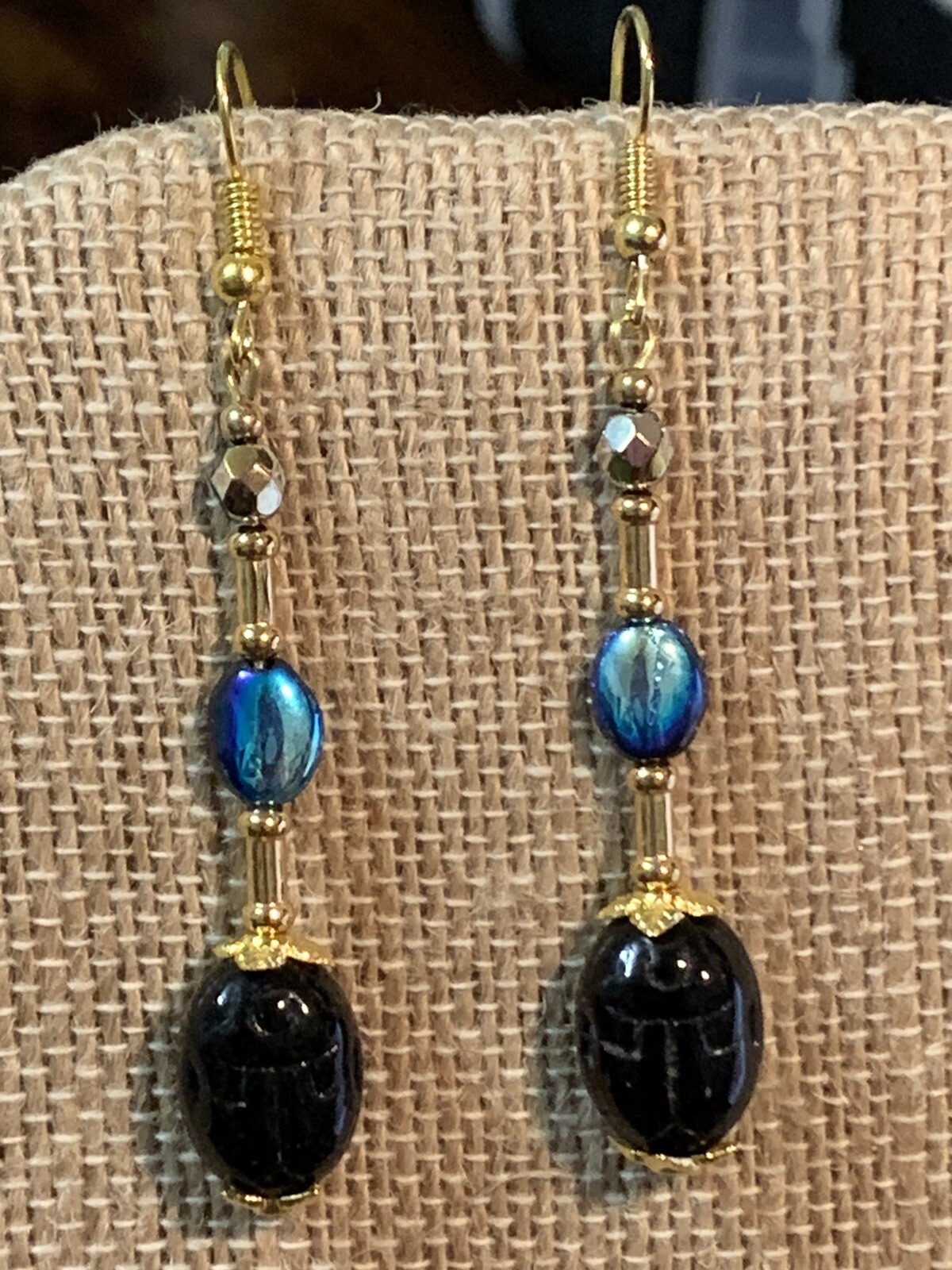 NEW ITEM*VTG.CZECH JET/ROSE GOLD AURORA IRIDESCENT CRYSTAL EGYPT SCARAB EARRINGS