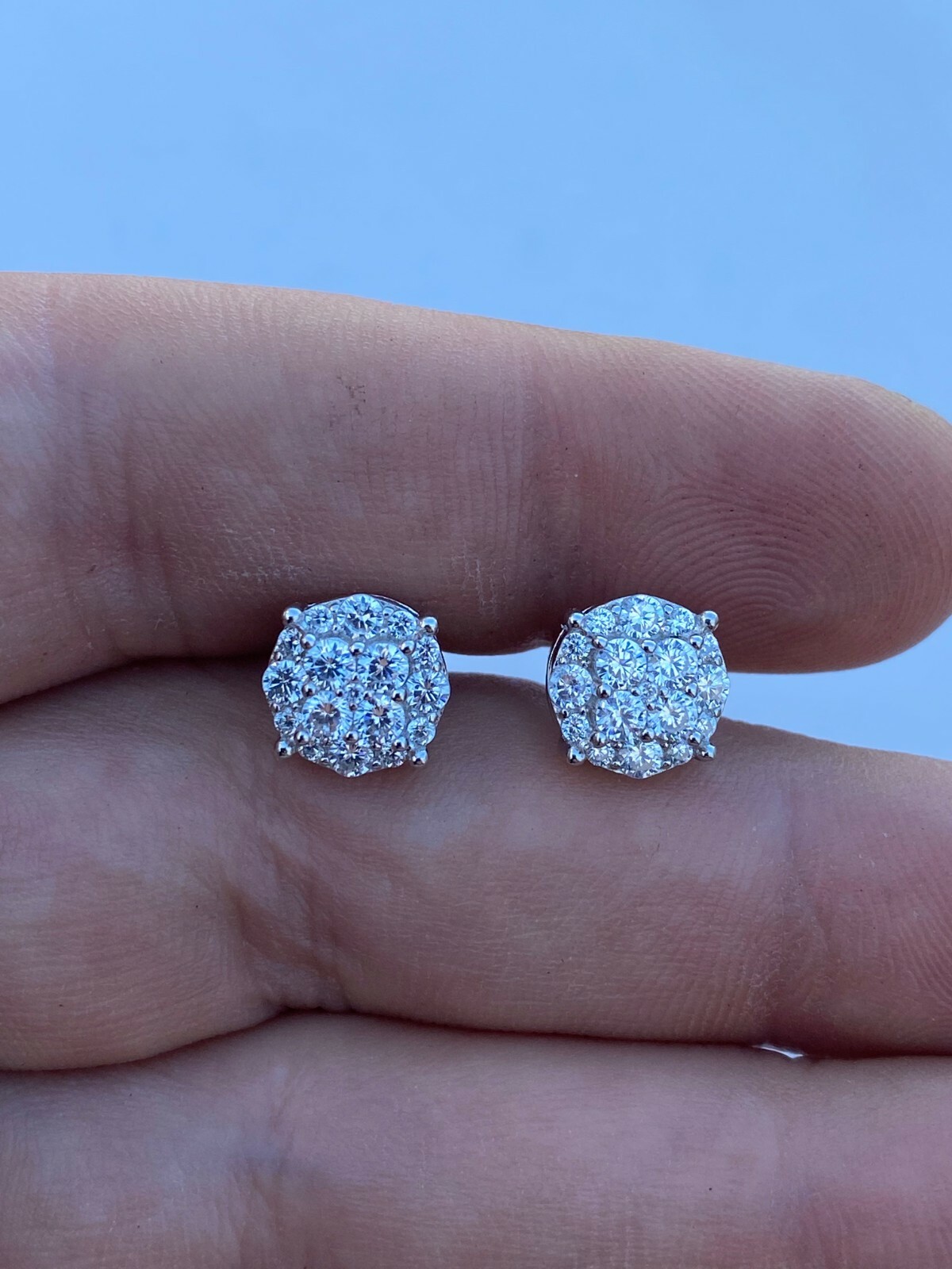 Aretes Para Hombre Redondos Con Diamantes Botones De Plata 925 Solida 1/3″