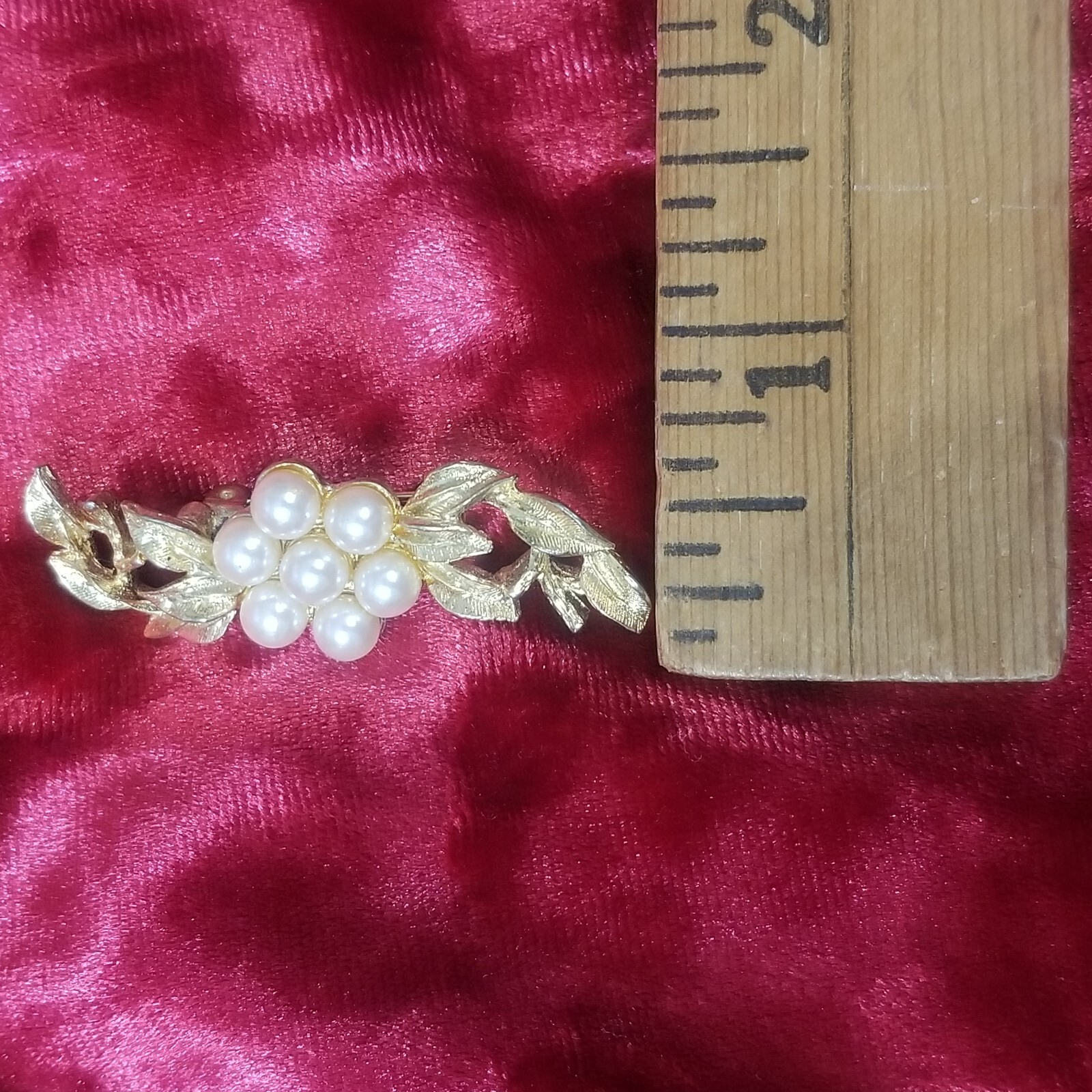Richelieu 2 Brooch Pins 1 Large Oval & 1 Bar Pin Faux Pearls Gold Tone Vintage