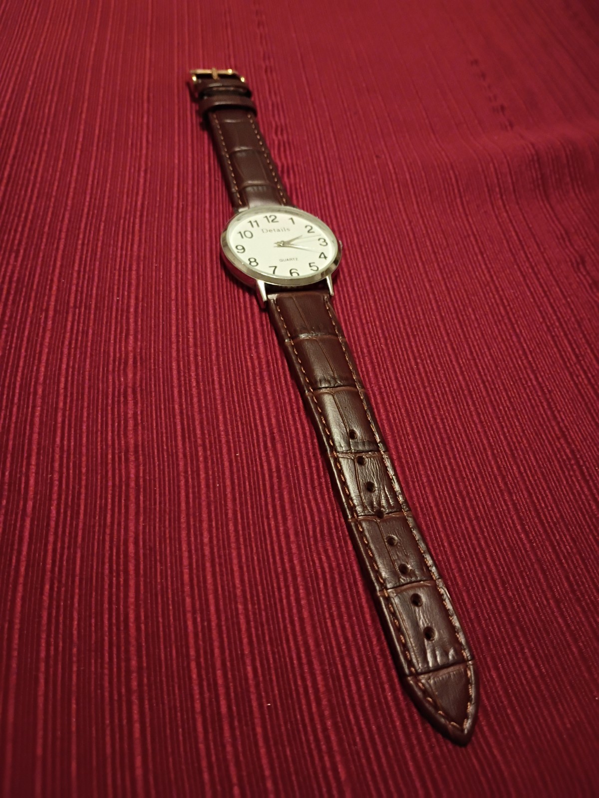 Details Quartz Analog Watch White Dial Arabic Numerals Brown Leather New Battery
