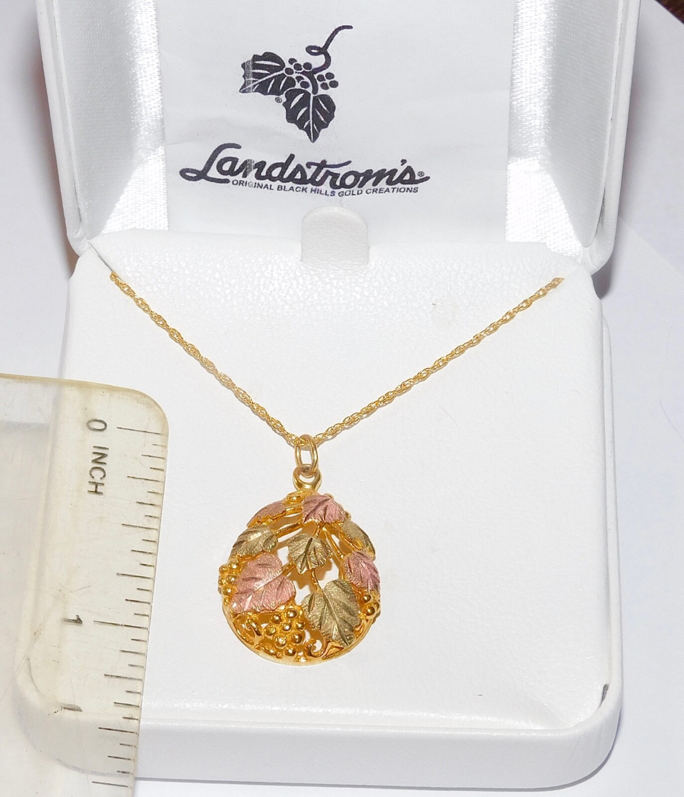 Black Hills Gold 10k Landstrom’s Multiple Leaves Teardrop Pendant Necklace