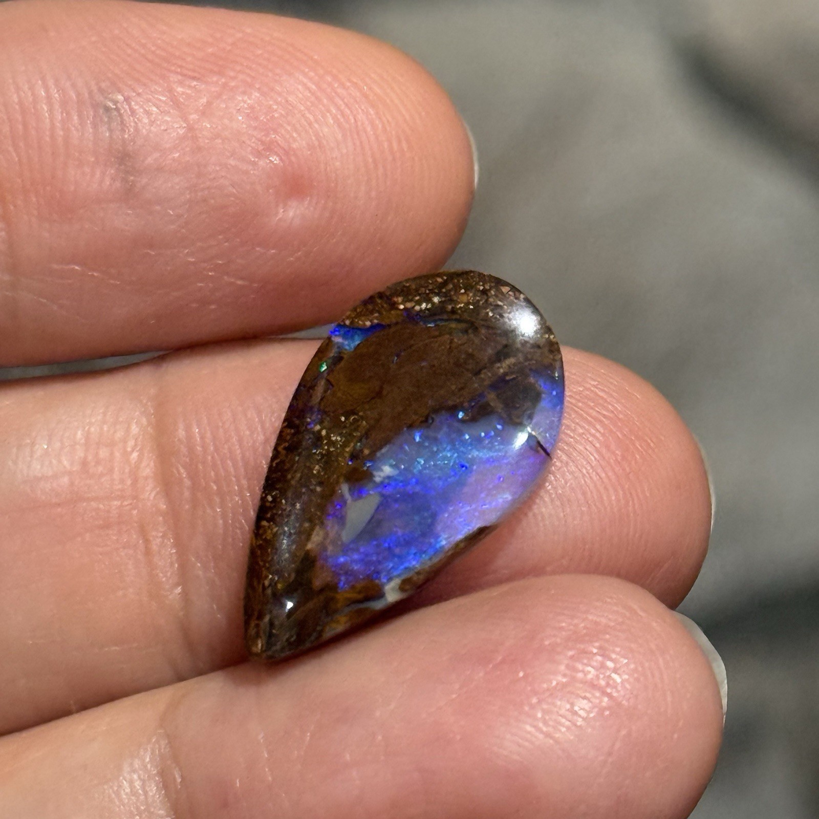 7.8ct 20.5×11.8×4.3mm Purple Crystal Pipe Australian Boulder Opal Cabochon Gem