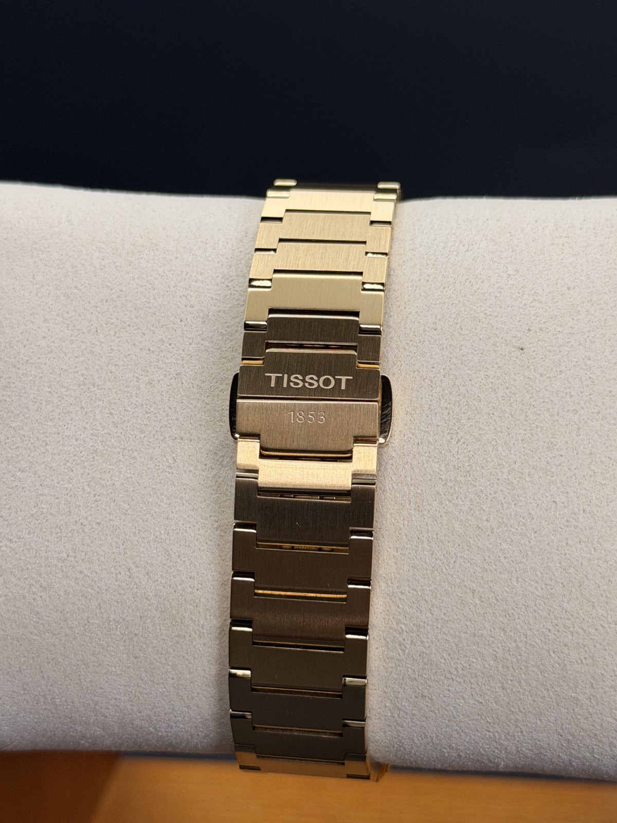 TISSOT PRX QUARTZ 35MM CHAMPAGNE DIAL UNISEX WATCH T137.210.33.021.00