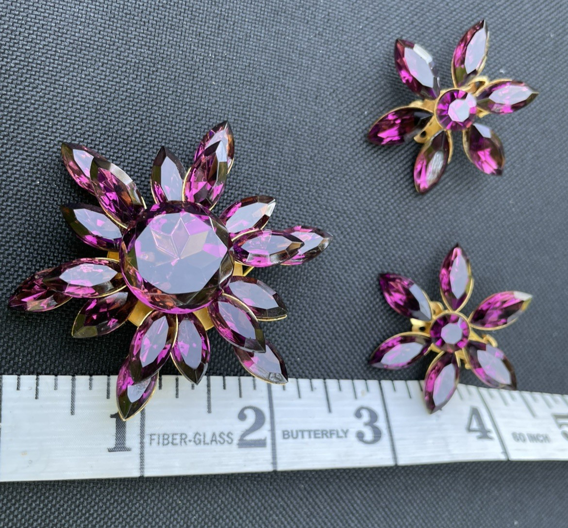 VTG Purple Ruby Red Rhinestone Brooch & Clip-On Earrings Set Mid Century Glam