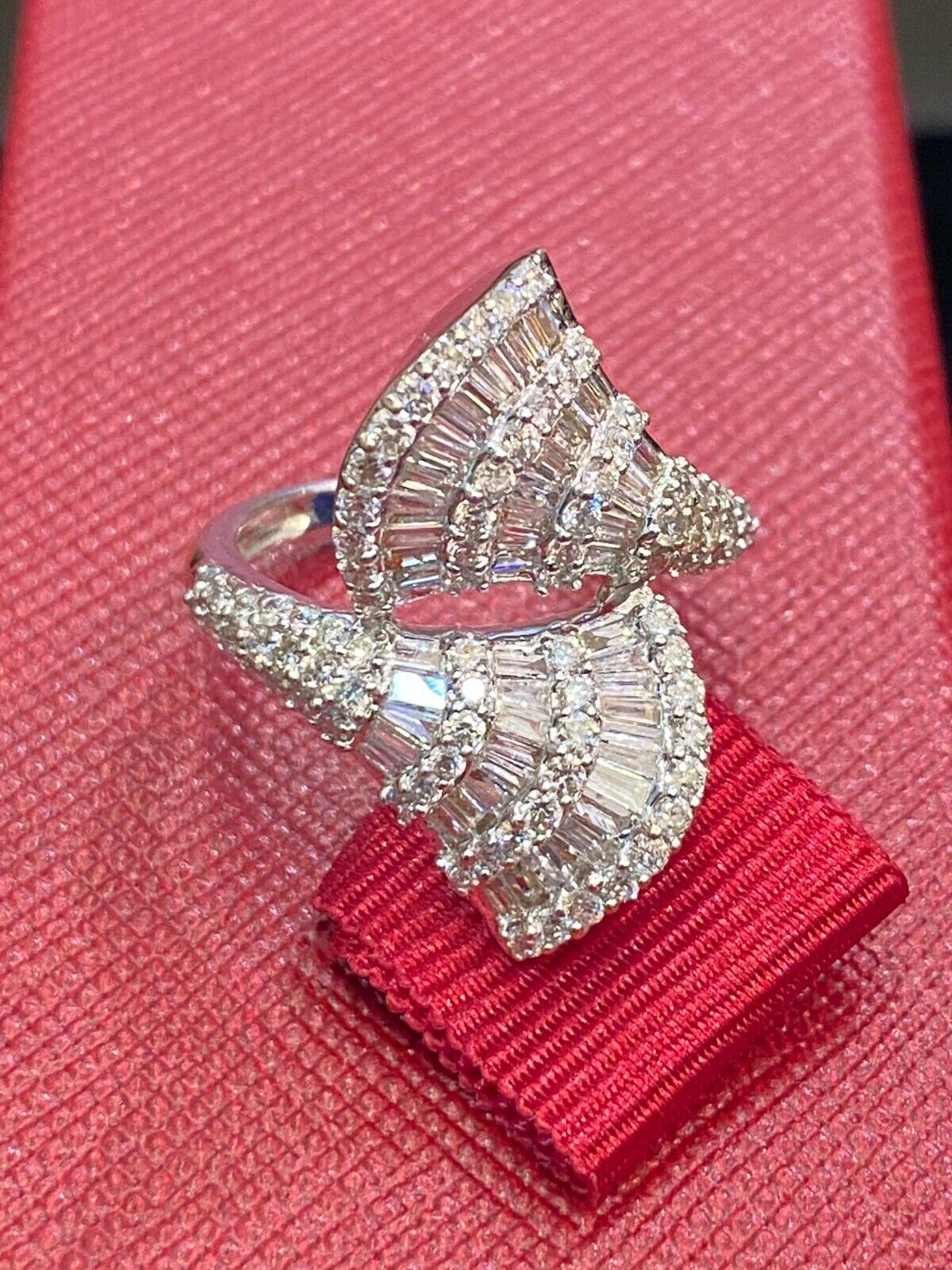 Pave 1.67 Cts Round Baguette Cut Diamonds Engagement Ring In 585 Solid 14K Gold