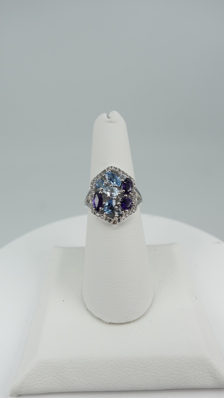 Splendid array of Blue Topaz, Iolite & White Topaz set in Sterling Silver Size 7