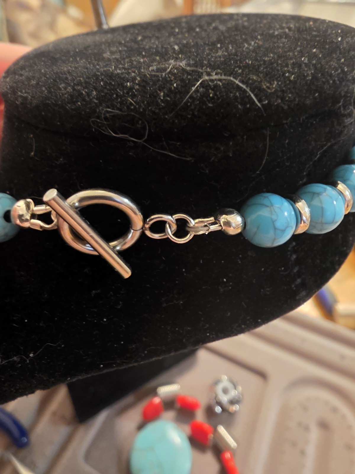 Handmade Turquoise/Howlite Bead Silver Tone Toggle Necklace Bracelet Earring Set