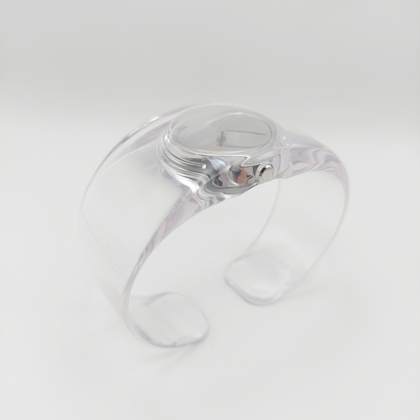 ISSEY MIYAKE TOKUJIN YOSHIOKA O VJ20-0100 Clear Bangle Watch Quartz In hand