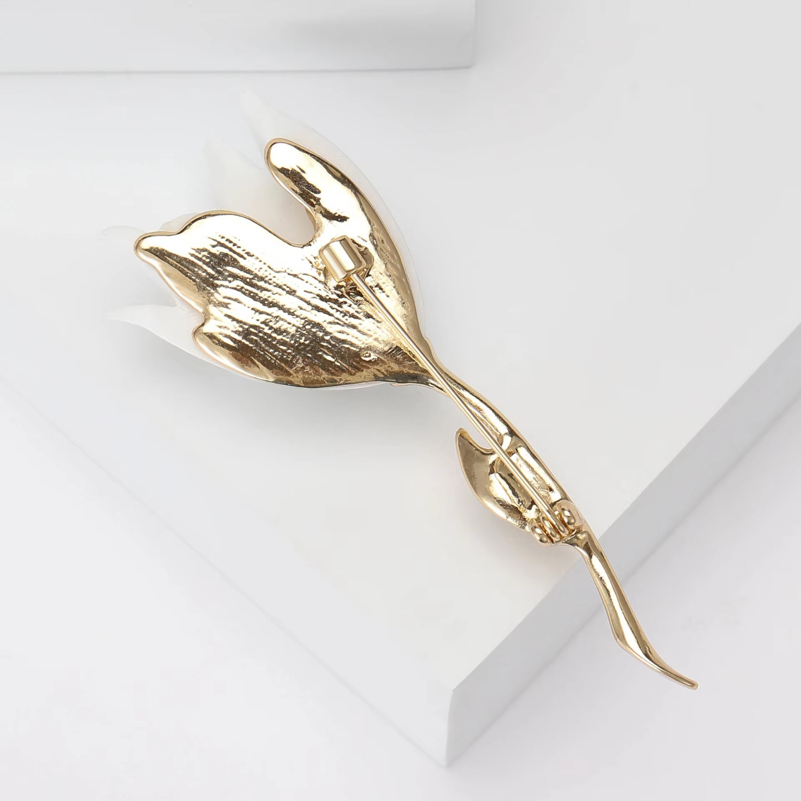 Women’s Enamel Tulip Flower Brooch Pin Fashion Alloy Lapel Badge Jewelry Gift