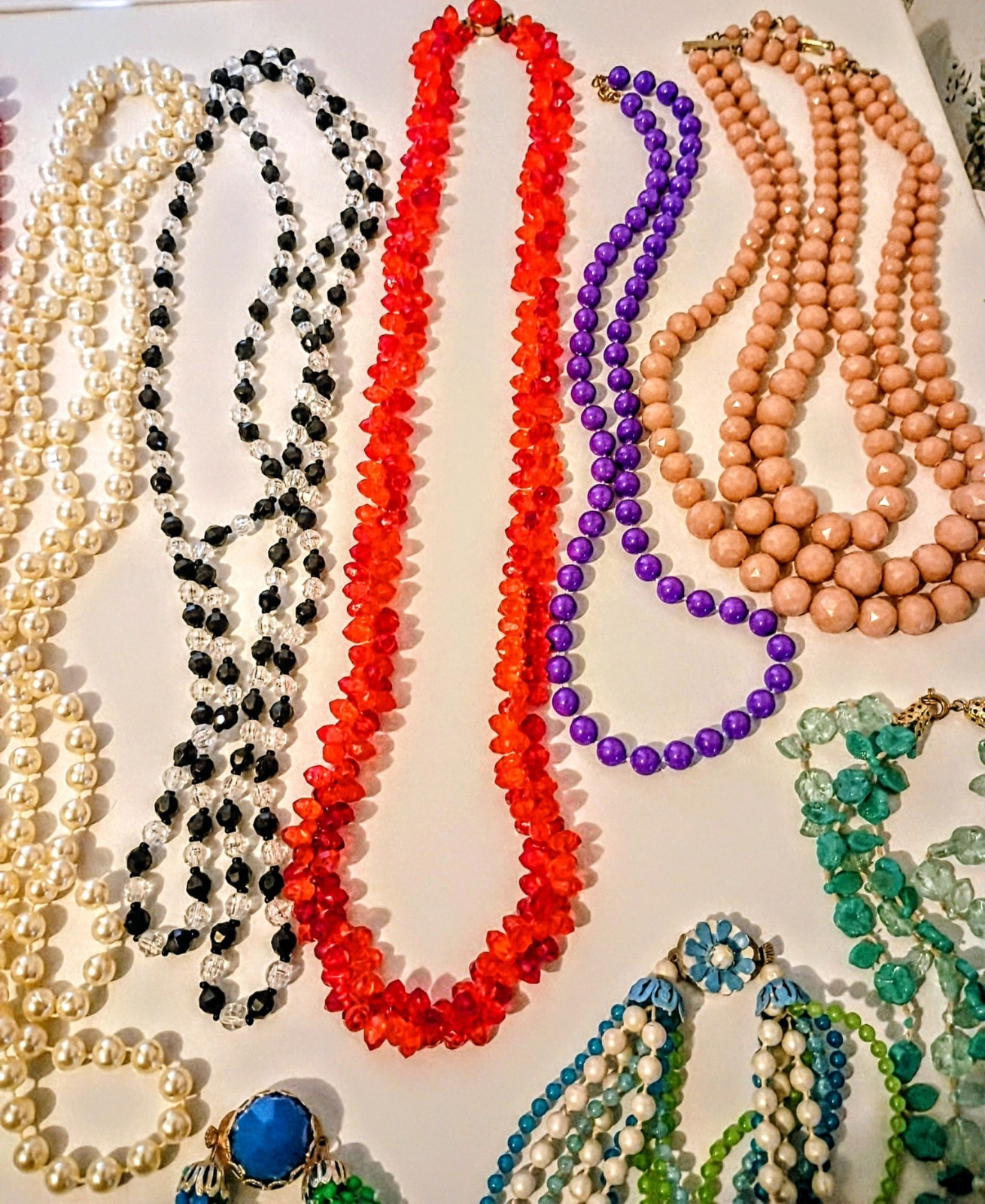 Cool Vintage 1960s/1970s Acrylic/Plastic Necklaces Lot of 12