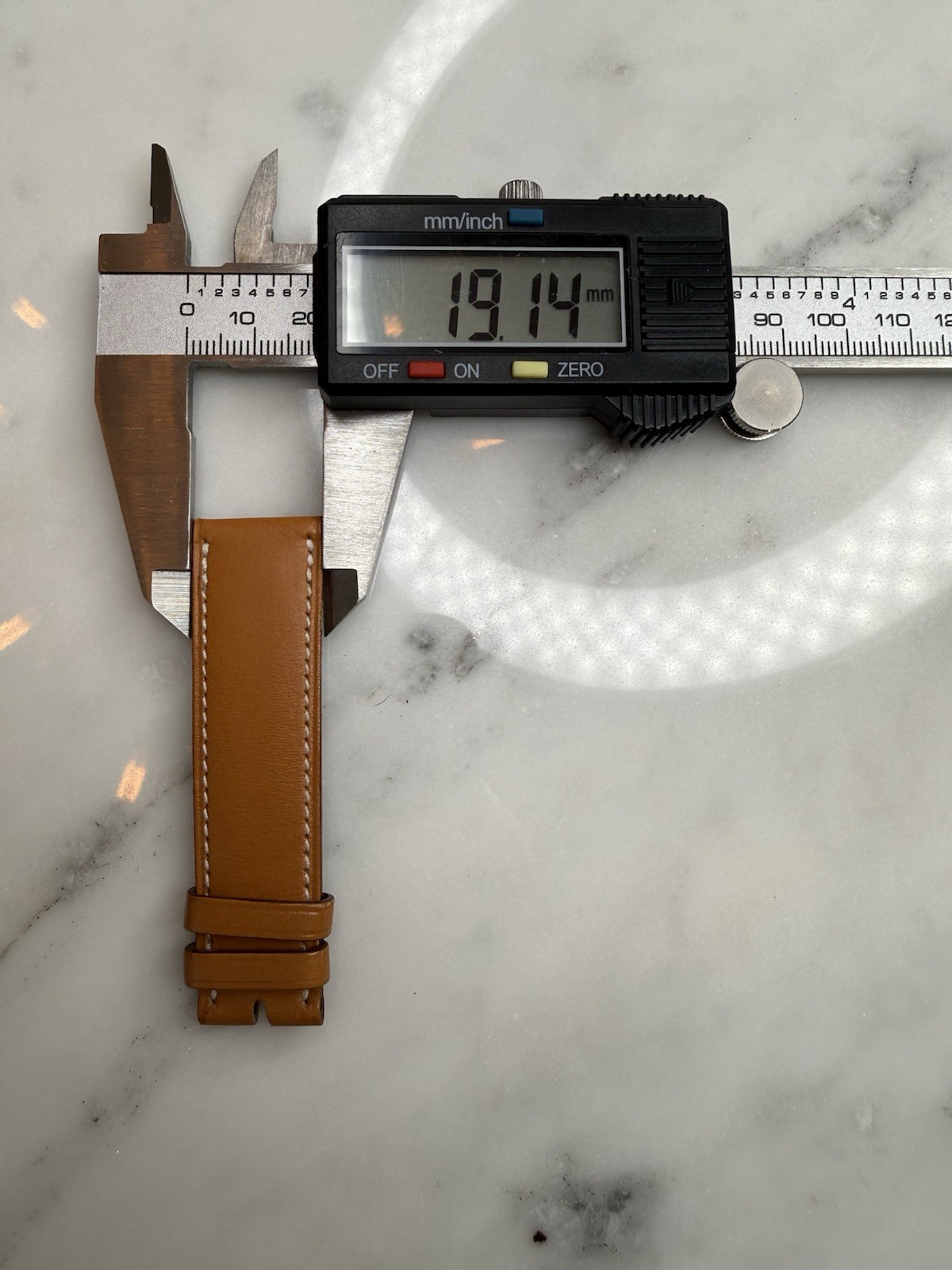 HERMES Gold Natural Leather Strap Cape Cod GM Watch (19mm)