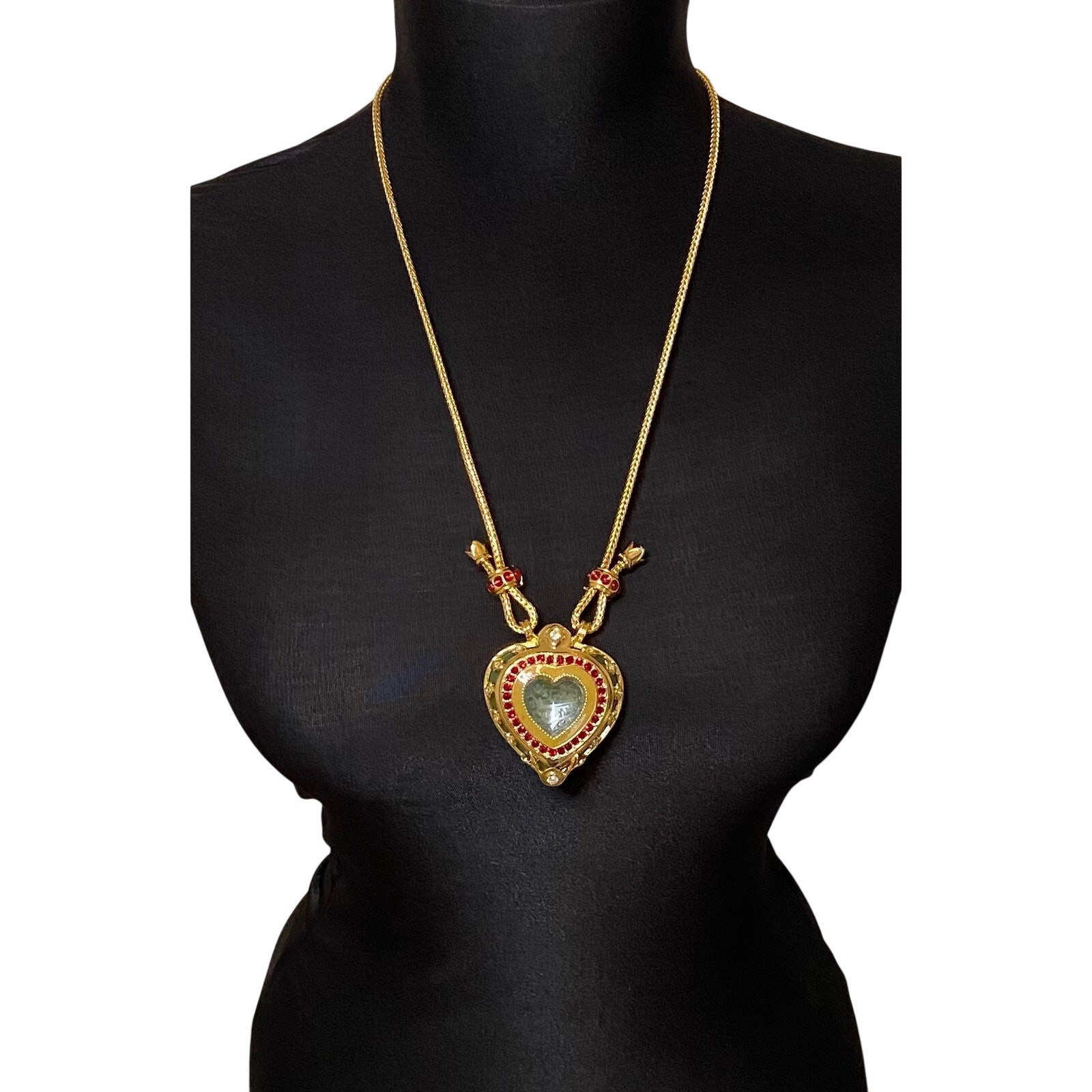 Elizabeth Taylor Avon Shah Jehan Taj Mahal Heart Necklace Vintage 1993