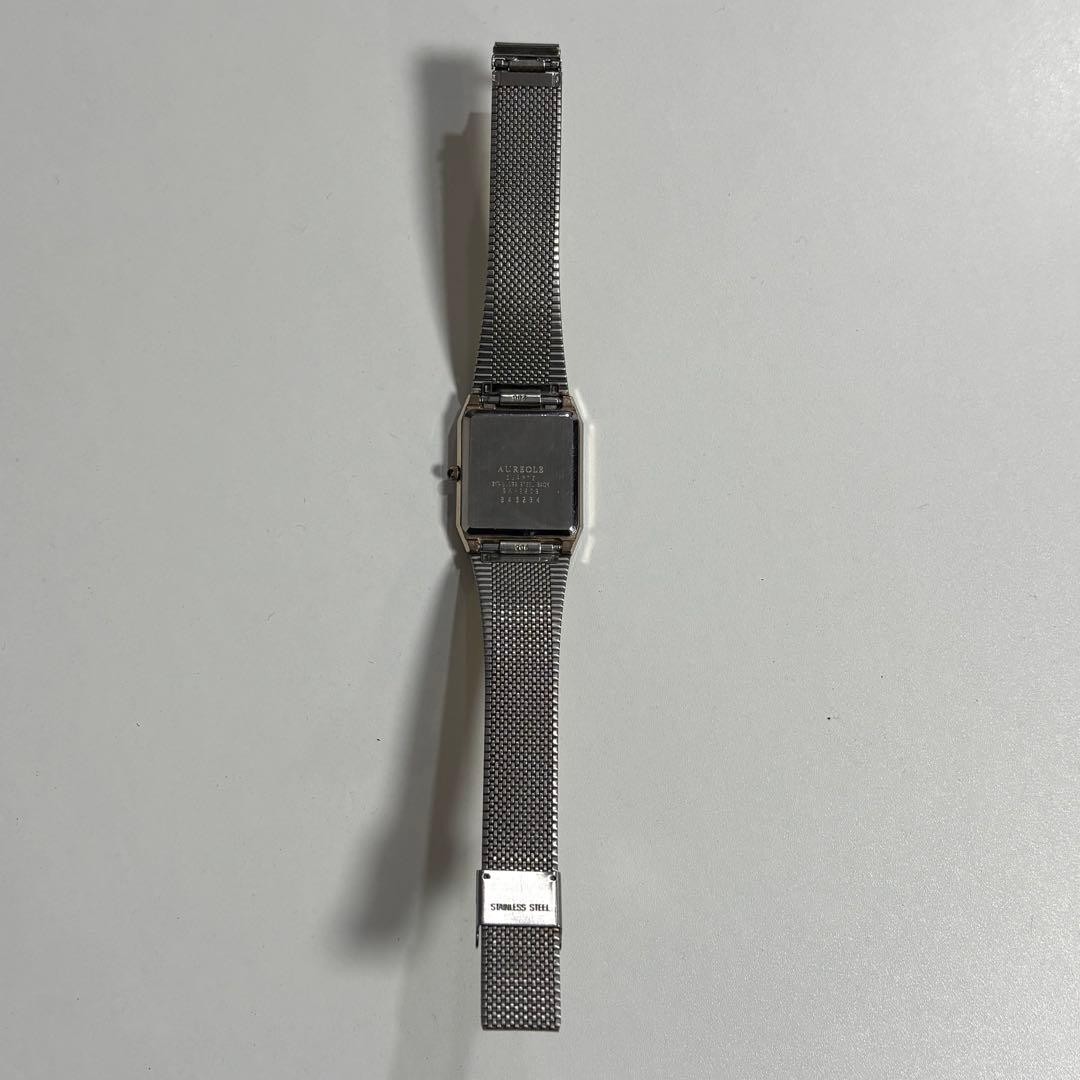 Aureole Quartz Gold Dial Wristwatch