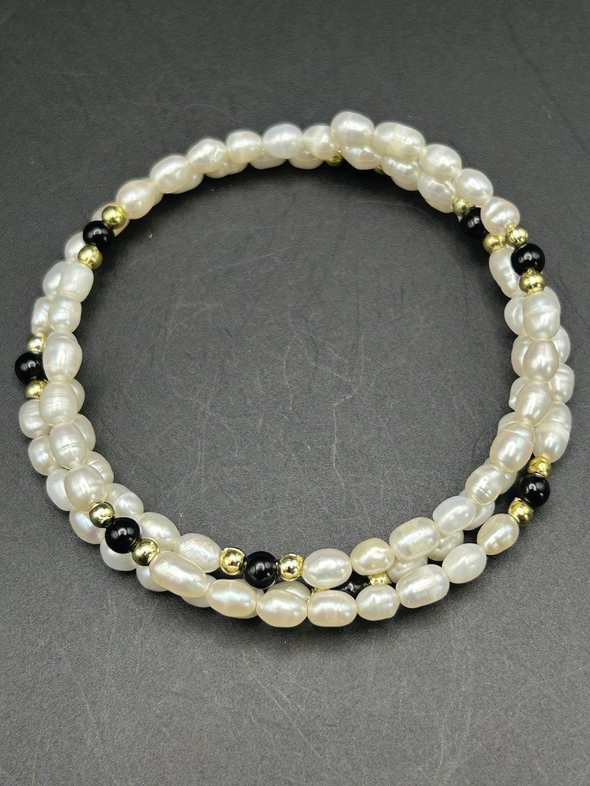 VTG White Cultured Fresh Water Pearl Black Onyx Gold Beaded Flex Wire Bracelet