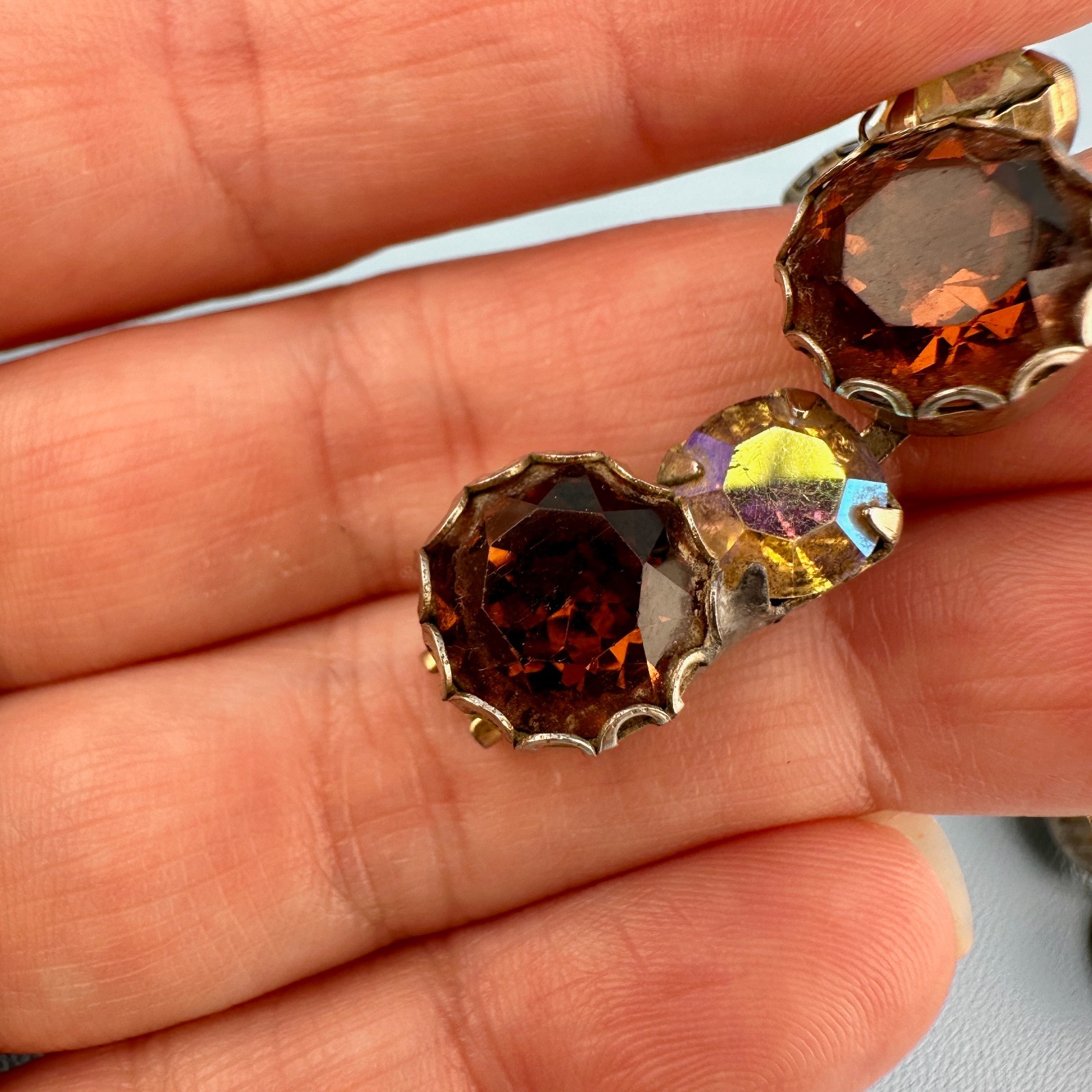 Vintage Rhinestone Bracelet Large Pronged Root Beer Color AB Stones 7″ Cup Chain