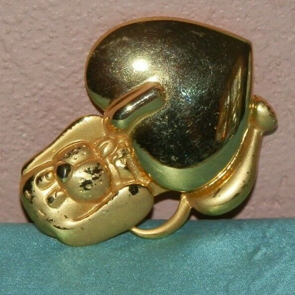 Vintage Jonette JJ Shiny Gold tone Puppy Dog w/one leg holding Heart Brooch Pin