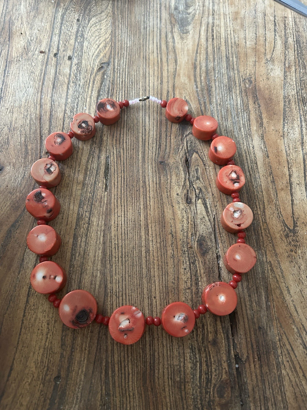 Red Stone Beaded Necklace, Round Beads, Ball/Bead Chain, Red Main Stone