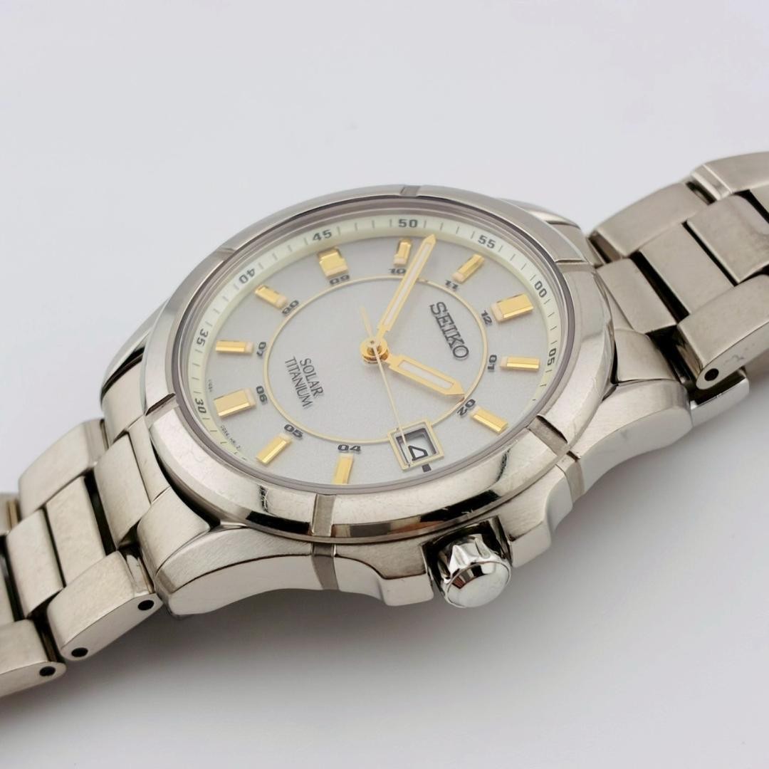 SEIKO Men’s Watch, Date Display, Original Strap, Solar Powered, Titanium