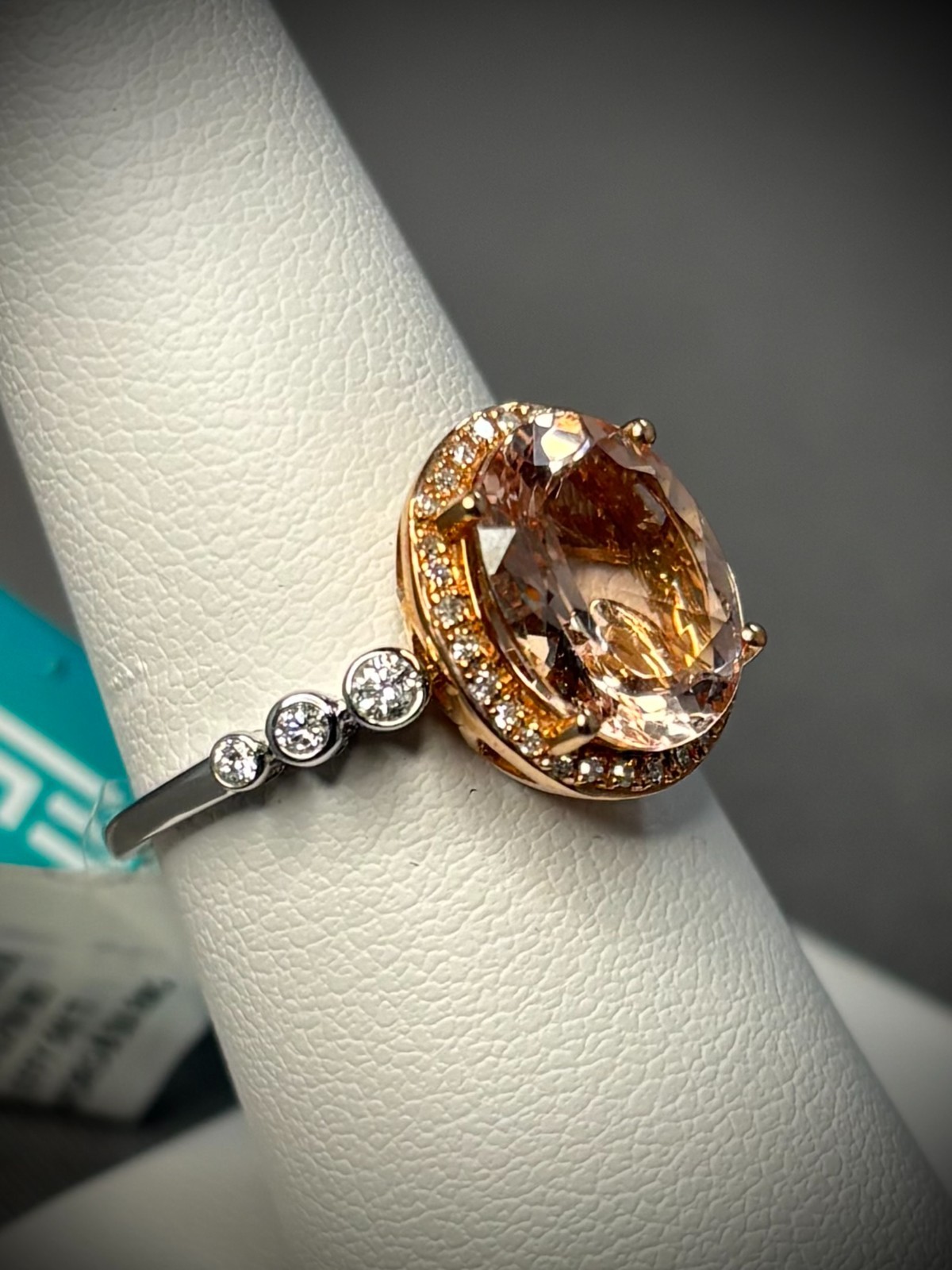 Effy 14K Gold Morganite Diamond Ring 3.20CT Morganite .27CTW Diamond SIZE 7
