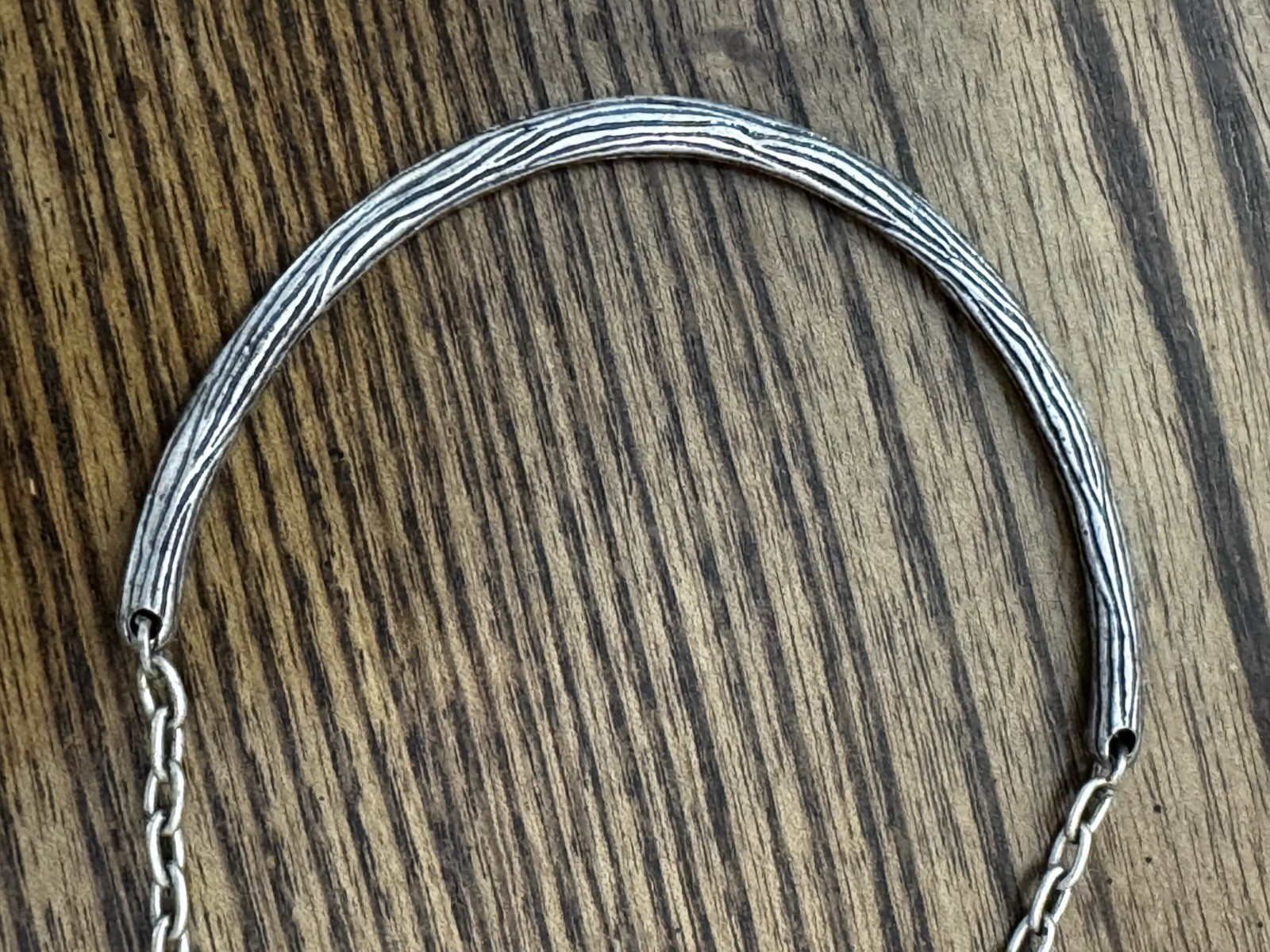 Boho Silvertone Tree Ring Pendant Collar Necklace Bark Textured Faux Wood Grain