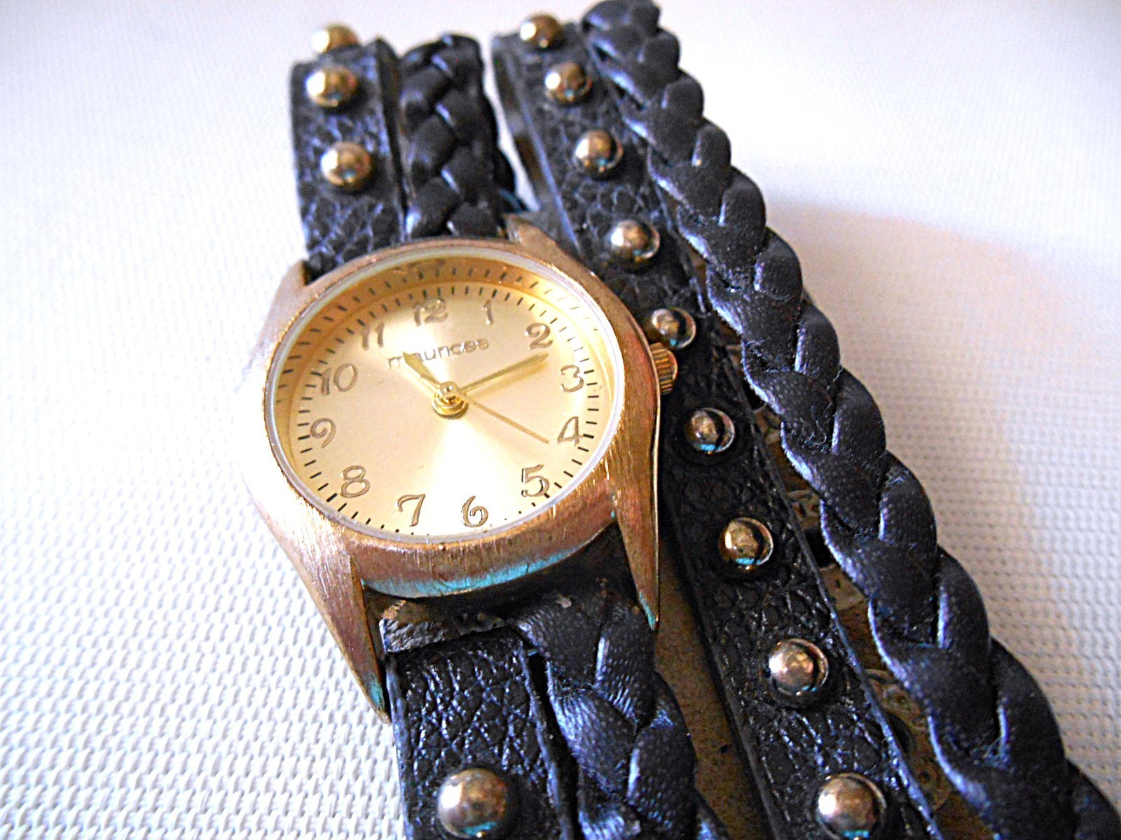 Accutime Watch Corp WAC5111MU Goldtone & Black Bracelet Watch – New Battery