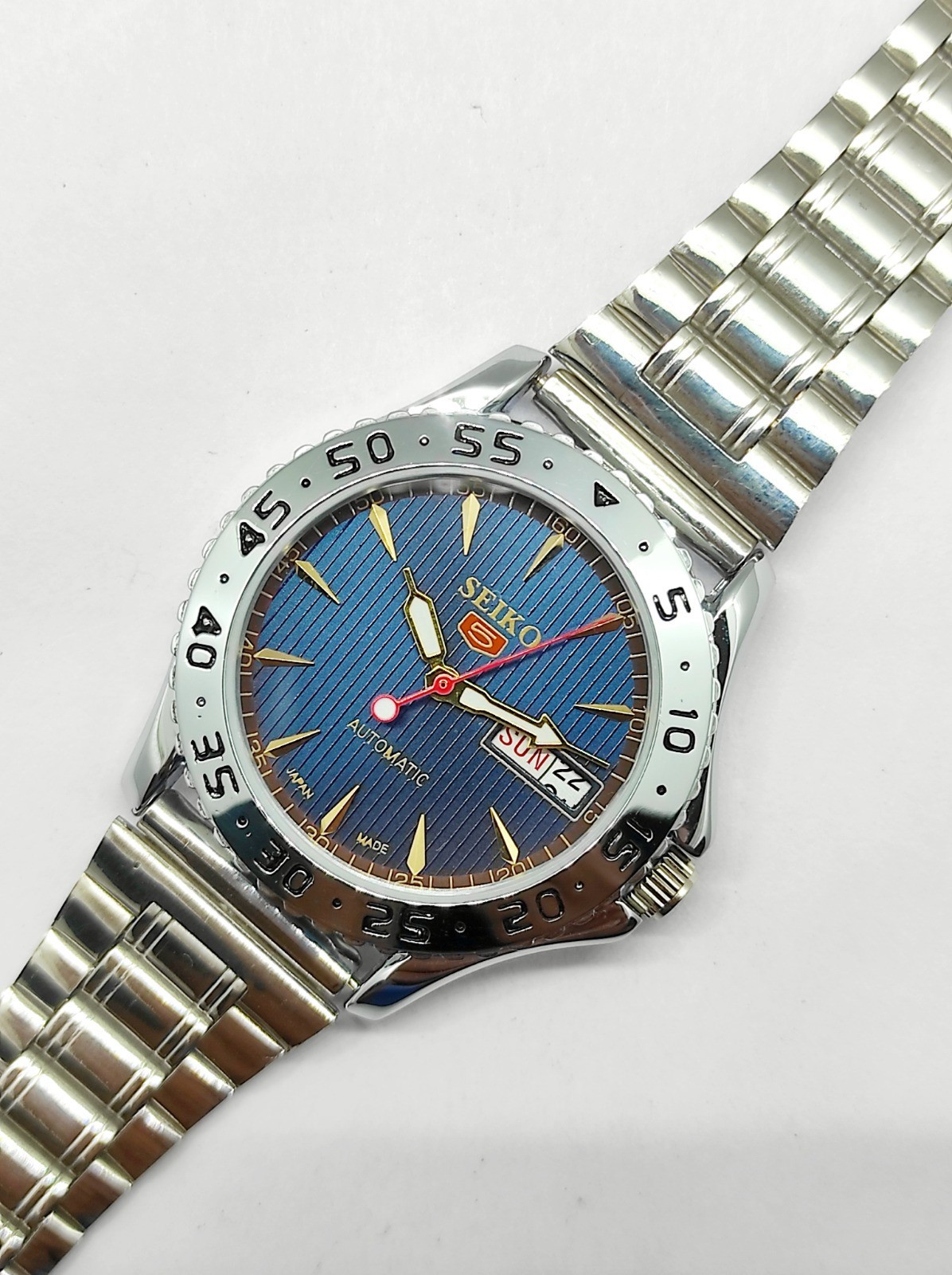 Vintage Refurbished Seiko Automatic Transparent Blue D/D Men’s WristWatch 38MM