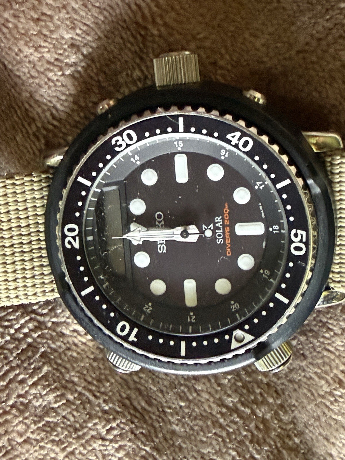 Seiko Solar Quartz Diver 200m Analog/Digital 45mm Beige Nylon Strap Not Tested