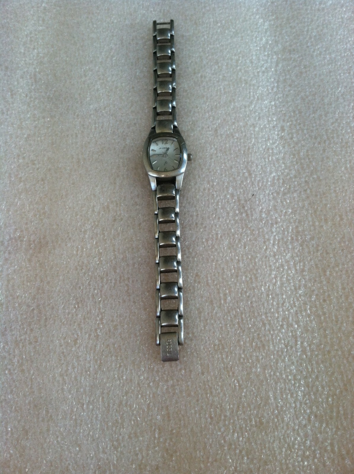 Vintage Fossil 30 Meters /100 Feet Stainless Steel ES 9526 Watch For Parts