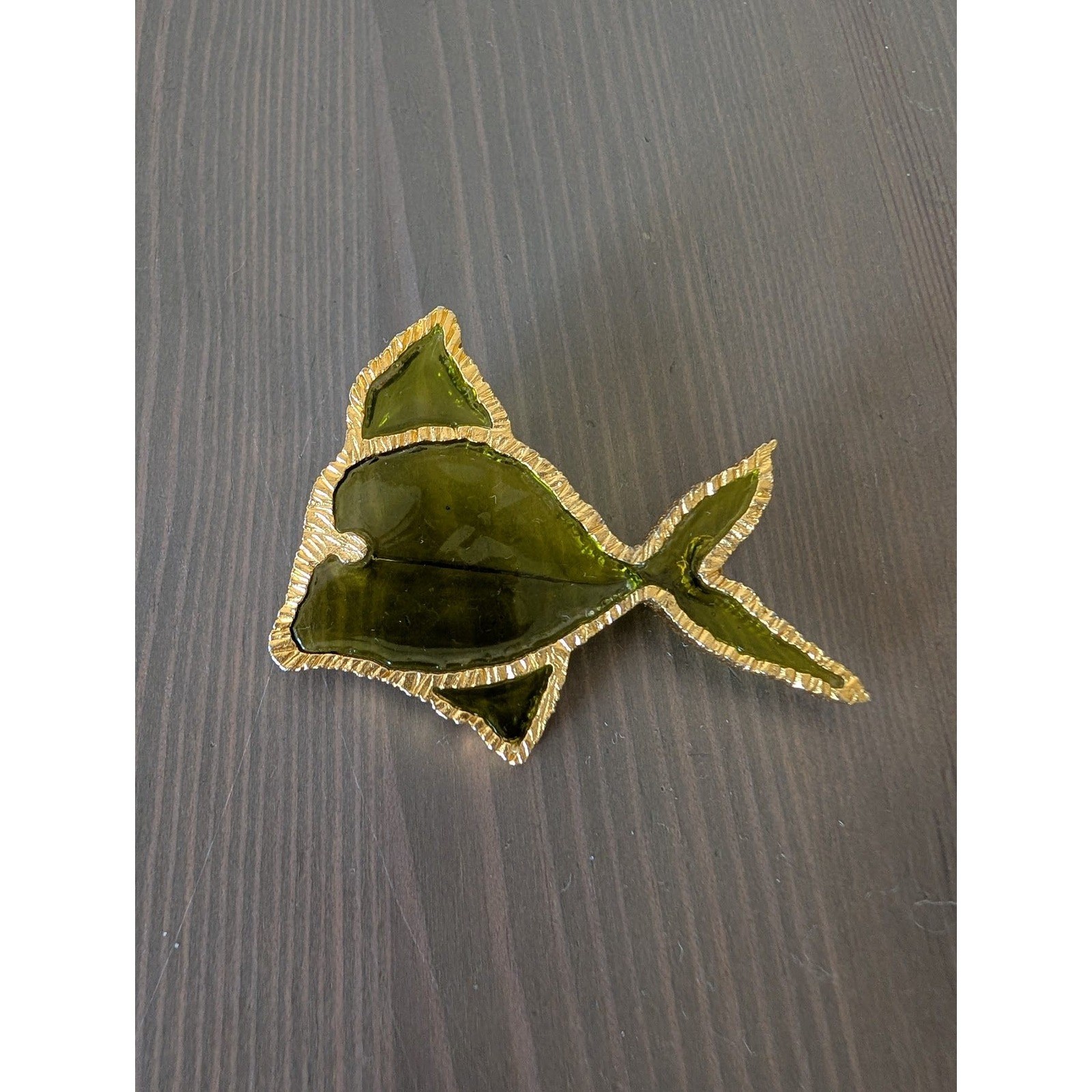 Vintage Green Glass Fish Brooch Pin Gold Trim Nautical Ocean Animal Jewelry MCM