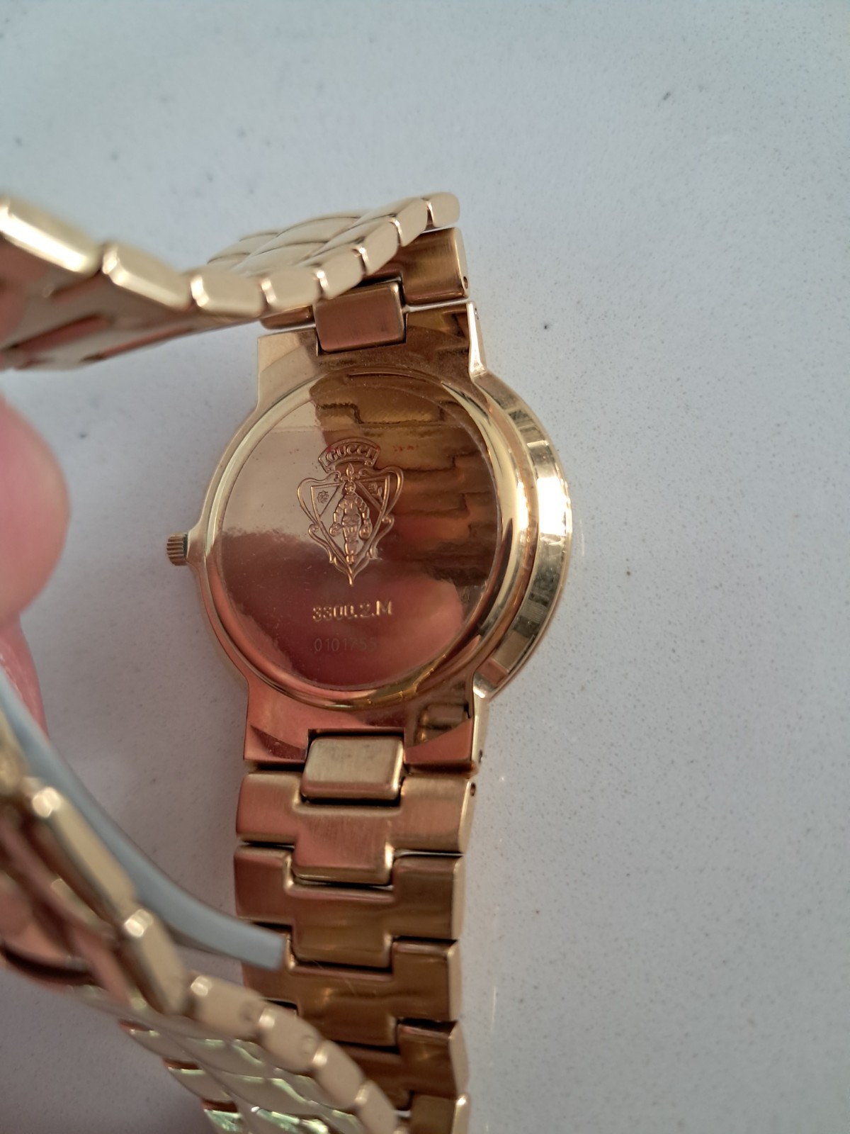 Vintage Gucci 3300.2.M Swiss Made Quartz Mens Gold Bracelet Watch Black Dial