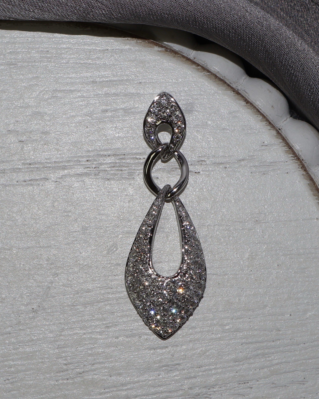 14k White Gold Diamond Pendant 3.45G / 1.4in / 0.46 tcw