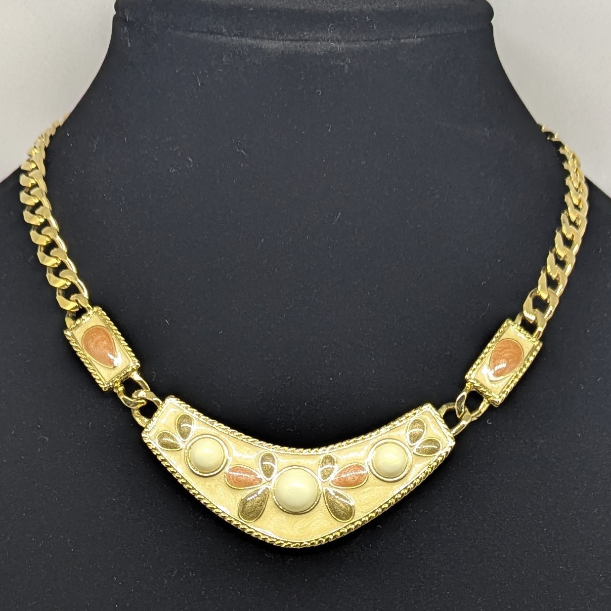 Vintage Trifari Black & Cream Enamel Collar 16” Necklace Gold Tone