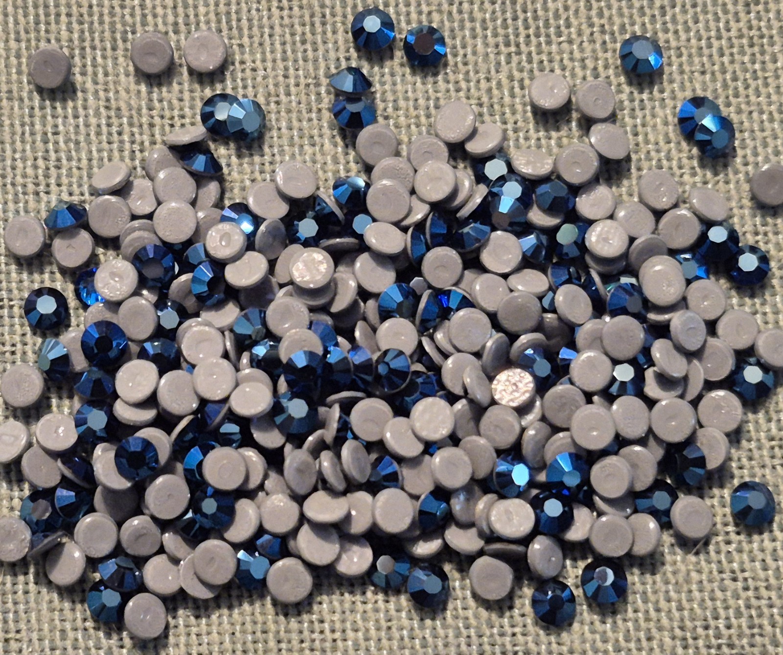 720 pcs. Swarovski METALLIC BLUE Flatback Hotfix crystals 10ss 3mm 2028