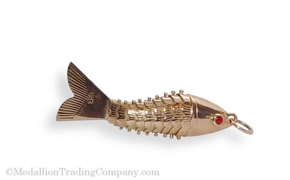 Vintage 18k Yellow Gold Ruby Eye Articulated Koi Fish Pendant Charm 1.25″ Lot 1