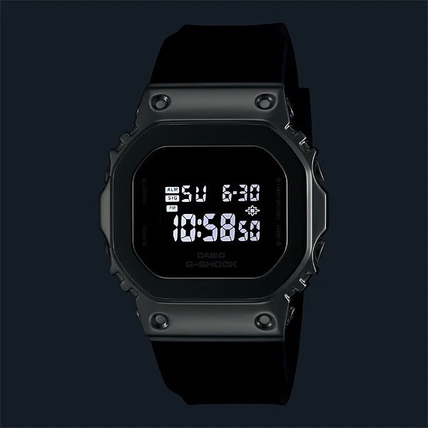 brand new Casio G SHOCK GM S5600U 1JF Metal Covered Silver Digital 20 ATM water
