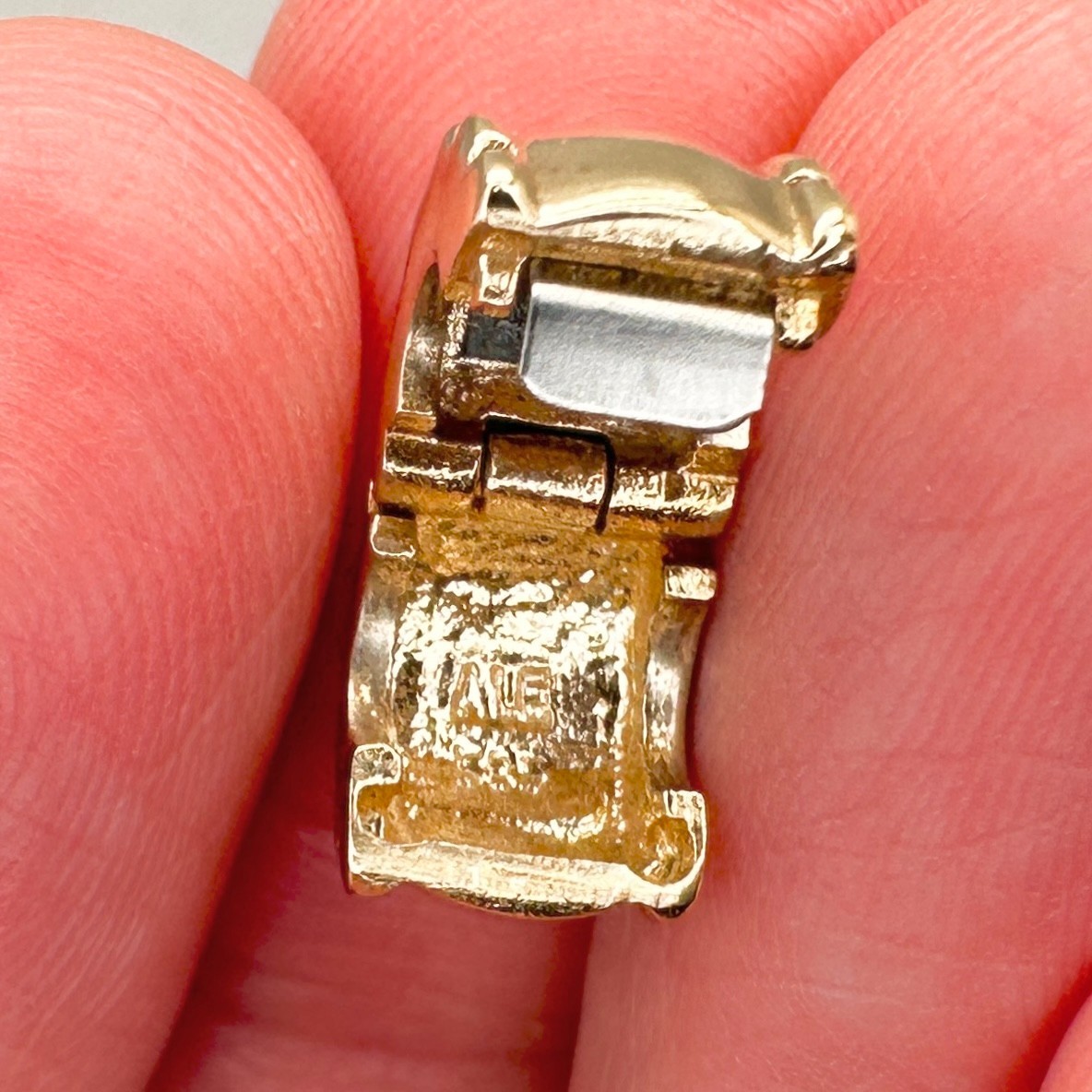 Authentic Pandora Moments 14KT Gold Beveled Clip Charm 585 ALE 750256